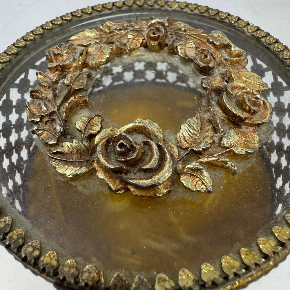 Vtg Ormolu Gold Filigree Rose Jewelry‎ Box Hollywood Regency Footed Trinket Case